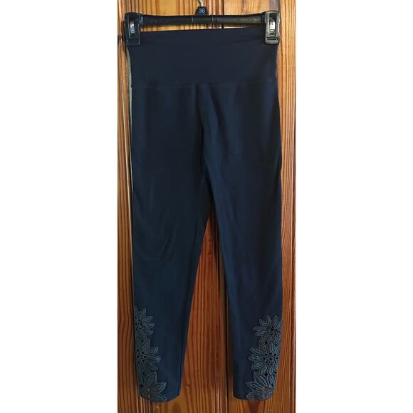 Aerie Pants - Aerie black high rise cropped leggings w/ embroidery on bottom small